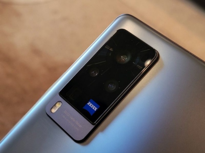 Фотофлагман vivo X60 Pro выйдет в России в апреле Фотофлагман vivo X60 Pro выйдет в России в апреле
