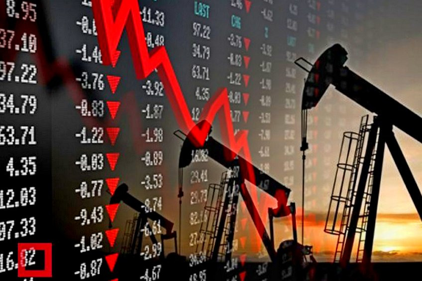Цена российской нефти упала в два раза