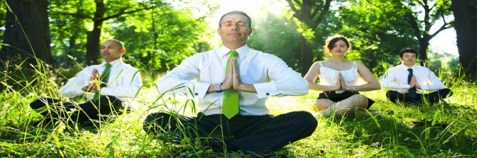 Бьюти-рынок стремительно меняется: потребители становятся требовательнее, бренды — изобретательнее, а упаковка уже давно перестала быть просто защитным слоем для косметики. Она превратилась в самостоятельный элемент маркетинга, эмоционального контакта и даже инвестиционной стратегии. От того, насколько продумана форма, цвет, функциональность и экологичность тары, нередко зависит коммерческий результат продукта, его позиционирование и восприятие на полке.