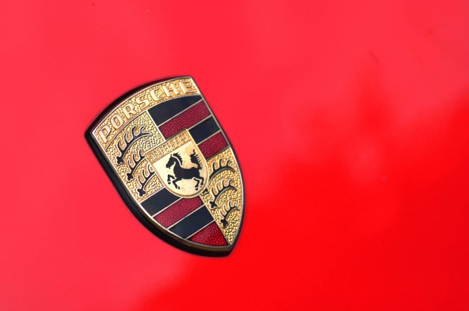 VW  Porsche   227 000 