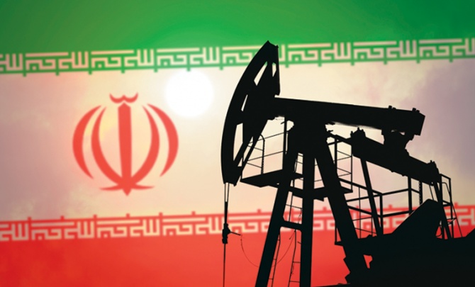Нефть достигла максимума за полгода из-за угрозы новых санкций США против иранской нефти Нефть достигла максимума за полгода из-за угрозы новых санкций США против иранской нефти