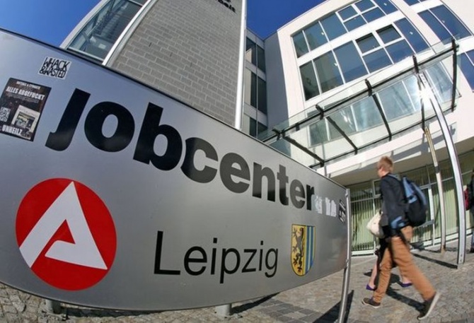 Безработица в Германии в июле выросла меньше, чем ожидалось Безработица в Германии в июле выросла меньше, чем ожидалось