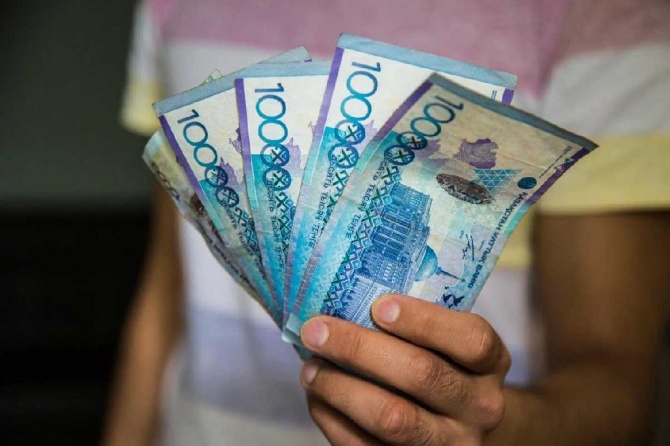 Мир форекса полон возможностей для заработка, и многие успешные трейдеры задумываются о том, куда выгодно вложить свои деньги. Один из интересных и перспективных вариантов – открытие собственного кальян-бара.